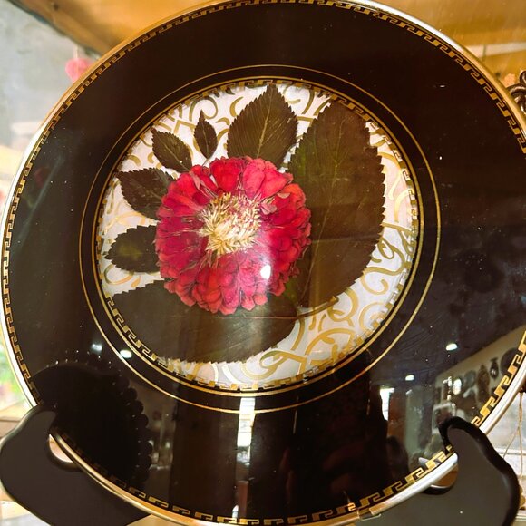 English foil frame with dried mixed florals - Picture 2 of 2